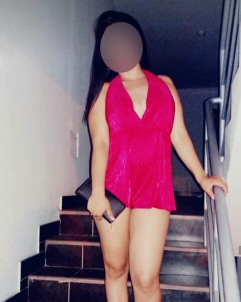 Hermanitas venezolanas con una bella figura muy complacientes