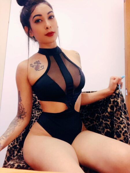 Hola amor mi nombre es Rosy soy una joven Cubana dispuesta a complacerte en la intimidad