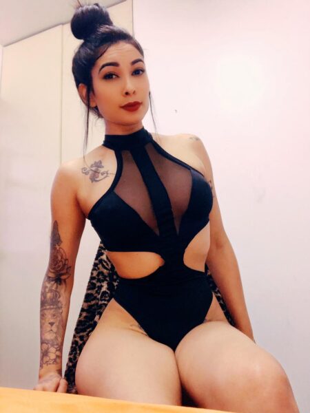 Hola amor mi nombre es Rosy soy una joven Cubana dispuesta a complacerte en la intimidad