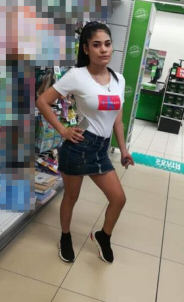 ME LLAMO FRANCELIS TENGO VEINTE ANOS SOY DE VENEZUELA Y NECESITO AYUDA A CAMBIO PODEMOS ESTAR JUNTOS