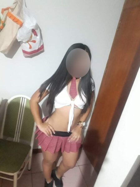 Angela soy una joven colombiana amor con una bella figura y estoy dispuesta a complacerte