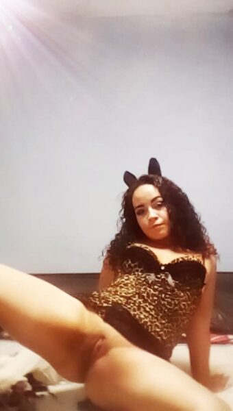 Corina Rica Nifomana incontrolable deseos de placer