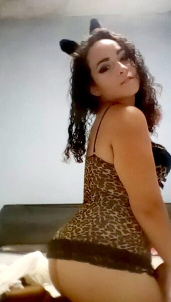 Corina Rica Nifomana incontrolable deseos de placer