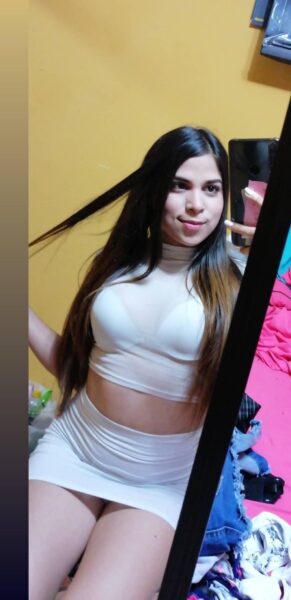 Martina amor soy una joven venezolana muy complaciente dispuesta a brindarte un rato de sexo muy placentero