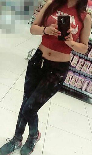 sara hermosa de cuerpo delgado y piel clarita