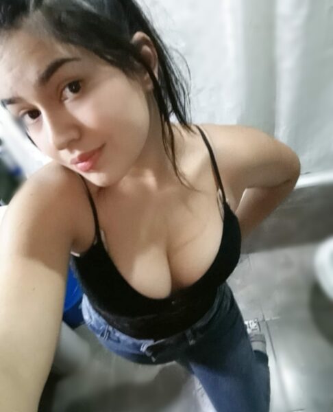 Geraldine 914393049, una hermosa chamita que desea conocer caballeros lujuriosos.