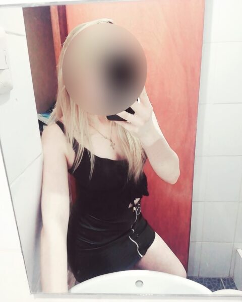 Paula joven colombiana rubia con una bella figura dispuesta a complacerte