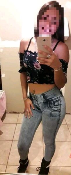 DOMENIKA ESTUDIANTE BLANQUITA DE VAGINA ROSADITA Y ESTRECHA DE BONITA FIGURA MUY ENCANTADORA