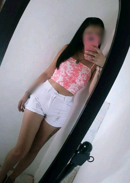 Paola una peruana delgadita blanca estrecha de vagina rosadita de curvas de infarto
