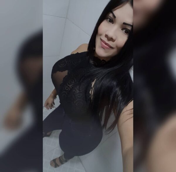 Soy una rica venezolana que le encanta el ful sexo anal