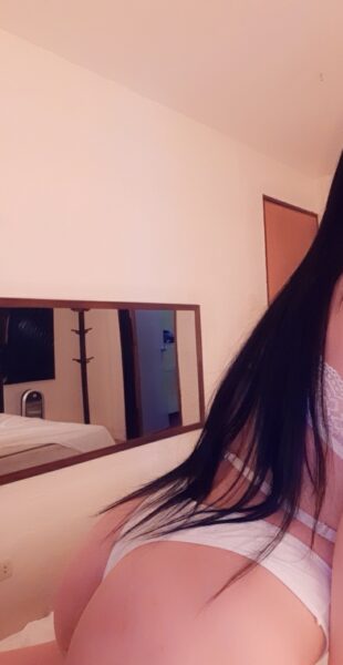 Venezolana realiza video llamada caliente besitos