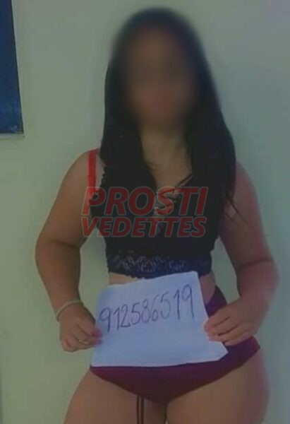 Bella encantadora chica te ofrece pasar un rico momento de placer