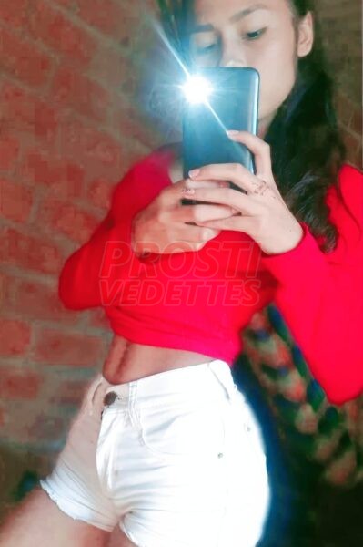Liseth 979429962, disfrutar de mi figura delgada e irresistible, así como mi pasión en la intimidad, voy a hoteles de mall del sur y cine star